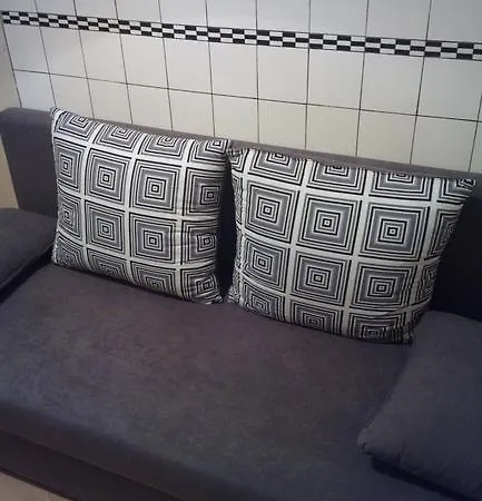 Retro Challenge And Garden Guest house *